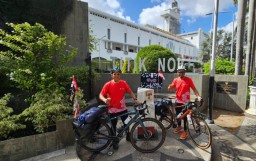 Hebat! Duo Cyclist Asal Sidoarjo Tempuh 1945 KM untuk Peringati Kemerdekaan di IKN