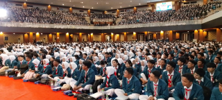 Unair Kukuhkan 9.347 Mahasiswa Baru, Ini Pesan Penting dari Rektor