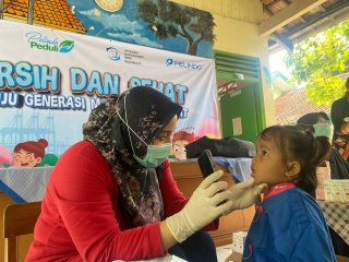 Pelindo Gratiskan Pemeriksaan Kesehatan Anak-anak di Cilacap