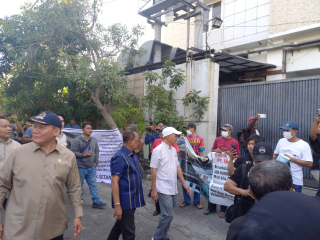 Bersama Wawali Surabaya, Bambang Haryo Turut Bantu Selesaikan Masalah Limbah PT Suka Jadi Logam