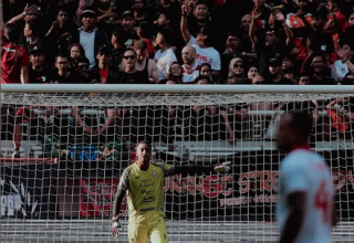 Persija Jakarta Didenda Rp20 Juta Gegara Suporter Lempar Sepatu dan Botol