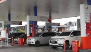 Swasta Impor BBM Harus Melalui Pertamina, Pengamat Ekonomi Sentil Pemerintah 