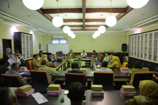 Dievaluasi DPRD, Pemkot Surabaya Akan Cabut Aturan Maksimal Tiga KK dalam Satu Alamat