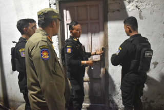 Satpol PP Surabaya Awasi Ketat Eks Lokalisasi Moroseneng, Tindak Lanjut Aduan Warga