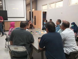 Listrik dan Air Diputus Penggelola, Warga Apartemen Bale Hinggil Datangi DPRKPP Surabaya