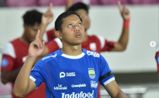 Persib Taklukkan Selangor FC, Adam Alis Ditilang di Malaysia