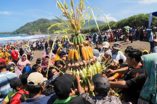 Pantai Papuma dan Watu Ulo Jember Diserbu Wisatawan Saat Libur Lebaran, Ini Strateginya