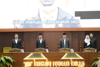 Jawaban Gubernur Dibacakan Emil Dardak di Paripurna DPRD Jatim, PU Fraksi PDIP Dijawab Irit