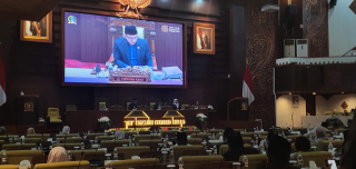 Ada yang Tak Biasa di Paripurna DPRD Jatim, Pandangan Fraksi Hak Keuangan Dewan Tak Dibacakan