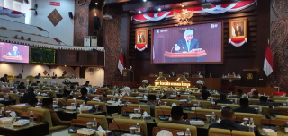 Hari Veteran Nasional, Gubernur Khofifah Ajak DPRD Jatim Lawan Korupsi