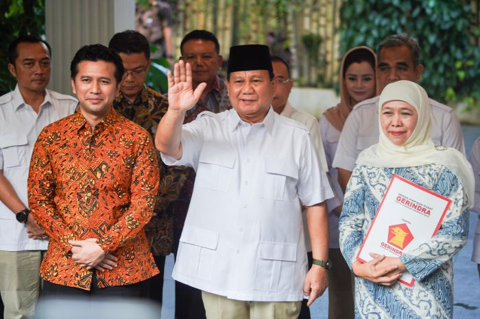 Prabowo Serahkan Rekom Gerindra pada Khofifah-Emil