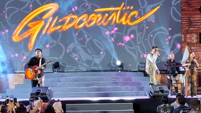 AMBYAR..Kolaborasi Happy Asmara dan Gildcoustic di Peluncuran Pilgub Jatim 2024 