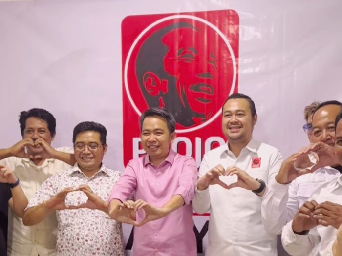 Gus Fawait saat mendatangi kantor DPD Projo Jawa Timur di Surabaya, Jumat (2/8/2024)