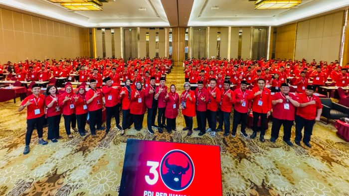 Sebanyak 329 Caleg DPRD terpilih periode 2024-2029 dari PDIP mengikuti pembekalan di Harris Hotel and Conventions, Malang.