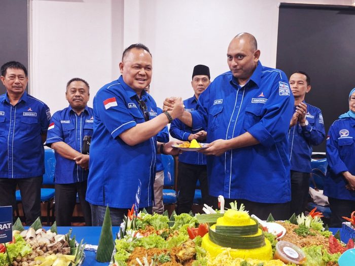 Perayaan Hari Ulang Tahun ke-23 Partai Demokrat di Rumah AHY, Jalan Jemursari Surabaya.