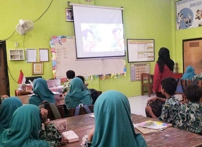 Universitas Muhammadiyah Sidoarjo (Umsida) menghadirkan terobosan baru dengan mengembangkan media pembelajaran digital inovatif bernama Interactive Books. Foto Umsida for Lingkaran.net
