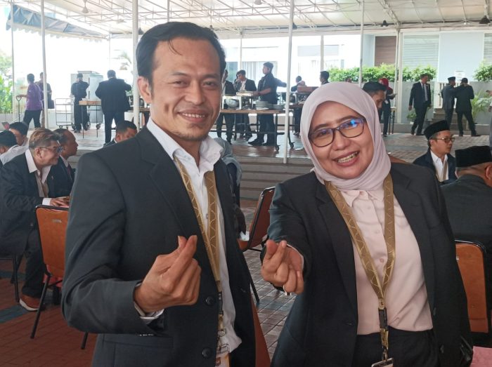 Anggota DPRD Jatim Dedi Irwansyah bersama Anik Maslachah selaku Pimpinan DPRD Jatim sementara disela acara Orientasi DPRD Provinsi di Jakarta