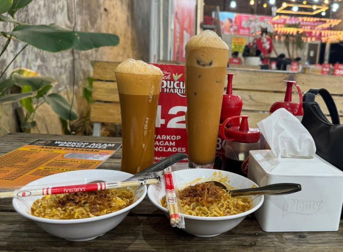 Warkop Agam Bangladesh, Jl. Raya Mulyosari No.286, Kecamatan Mulyorejo.