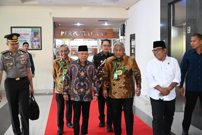 Wakil Presiden K.H. Ma’ruf Amin saat tiba di Universitas Nahdlatul Ulama Surabaya