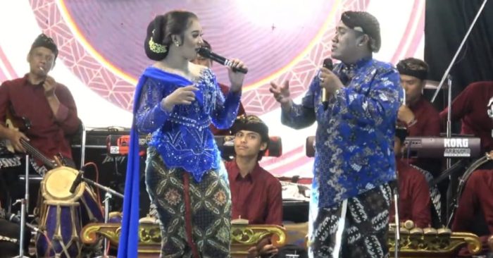 Penampilan Niken Salindry menghibur warga Lakarsantri, Surabaya