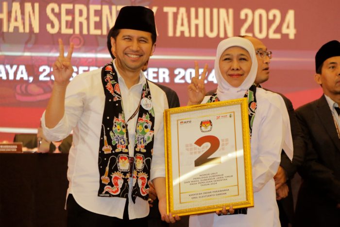 Pasangan calon Gubernur dan Wakil Gubernur Jawa Timur petahana, Khofifah Indar Parawansa dan Emil Elestianto Dardak mendapatkan nomor urut 2