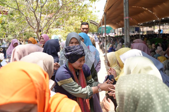 Calon Gubernur Jawa Timur nomor urut 1, Luluk Nur Hamidah.