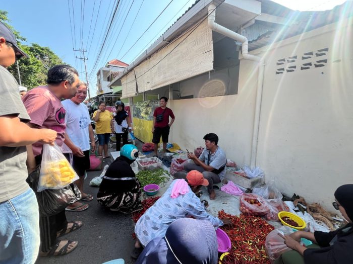 Gus Fawait saat berkunjung ke Pasar Pelita Jember, Jumat (18/10/2024).