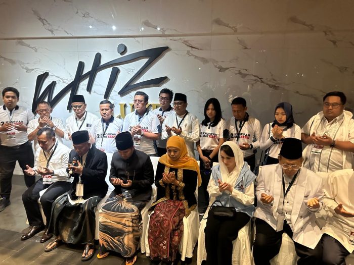 Paslon Khofifah-Emil gelar doa bersama sebelum debat pertama yang digelar KPU Jatim.