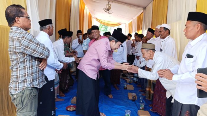 Ini Alasan Guru Ngaji di Jember Dukung Gus Fawait - Djoko