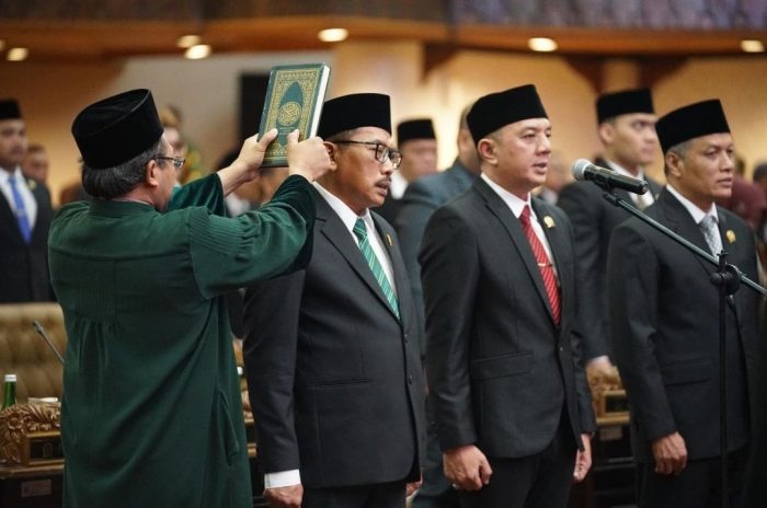 Pimpinan Definitif DPRD Jatim 2024-2029 Resmi Dilantik.