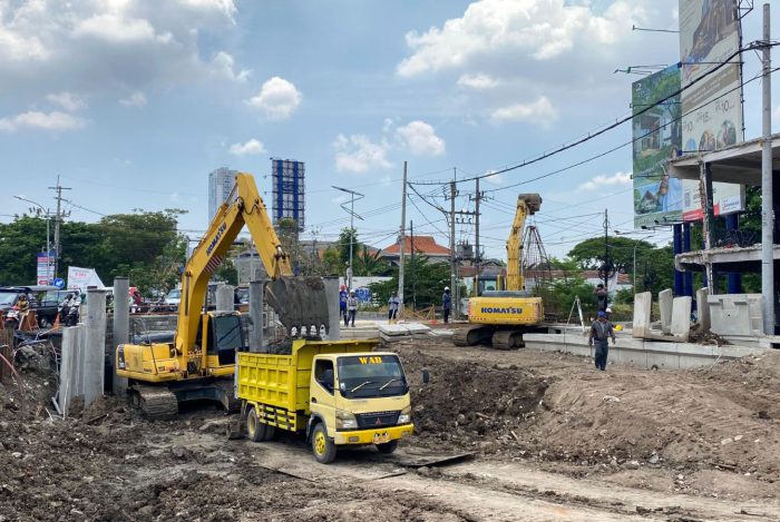 Proyek Jalan Menganti Wiyung-Babatan Unesa Surabaya Ditarget Rampung Desember, Kontraktor Diminta Standby