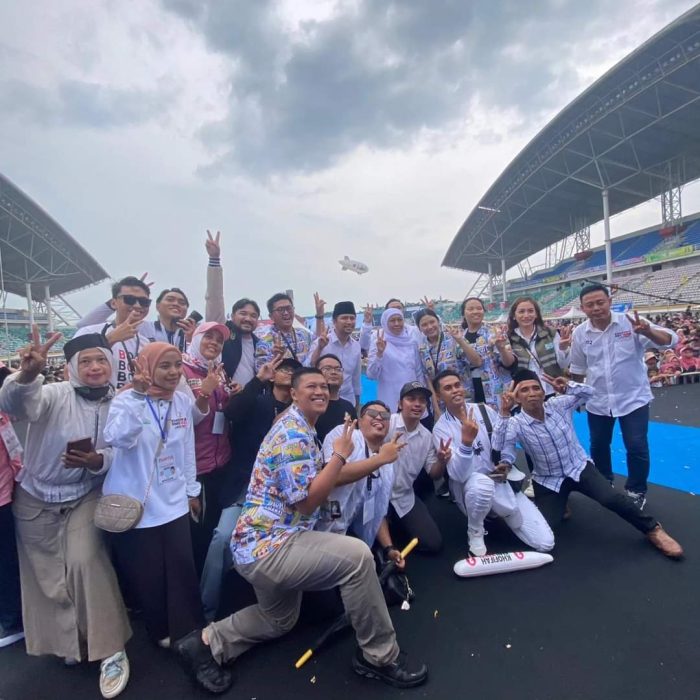 Kampanye akbar paslon nomor urut 2 Khofifah-Emil di Jember, Minggu (10/11/2024).