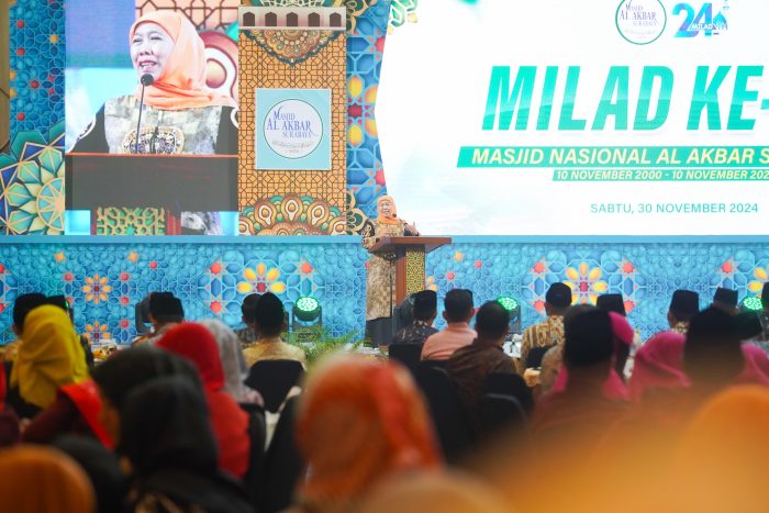 Khofifah Indar Parawansa meluncurkan Aplikasi Virtual Tour dan Aplikasi Reservasi Online Layanan MAS  dalam Resepsi Milad ke-24 Masjid Nasional Al Akbar Surabaya, Sabtu (30/11/2024).