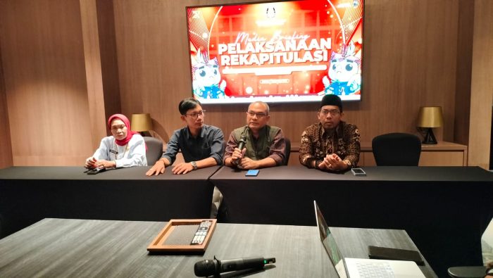 KPU Jawa Timur memulai proses rekapitulasi hasil Pemilihan Gubernur (Pilgub) Jawa Timur 2024 pada Minggu (8/12).