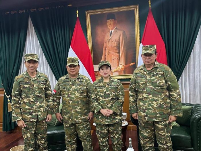 Ikuti Parade Senja Bareng Presiden Prabowo, Puan Disambut Hangat Kepala Daerah