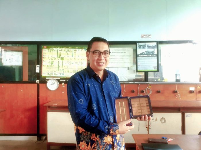 Profesor ITS Gagas Metode untuk Tingkatkan Performa Teknologi Antena, Ini Tujuannya