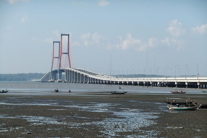 Ilustrasi Jembatan Suramadu
