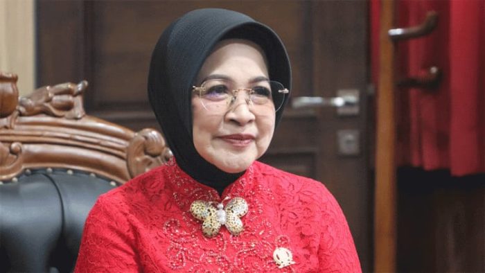 Ketua Fraksi PDI Perjuangan DPRD Jawa Timur, Hj. Wara Sundari Renny Pramana
