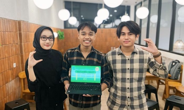 Belajar Bahasa Inggris Jadi Lebih Mudah, Mahasiswa Ini Hadirkan Program English Check di Surabaya
