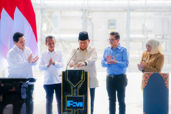 Gubernur Khofifah Dampingi Presiden Prabowo Resmikan Pabrik Pemurnian Logam Mulia PTFI, Tegaskan Jatim Tuan Rumah Ramah Bagi Investor