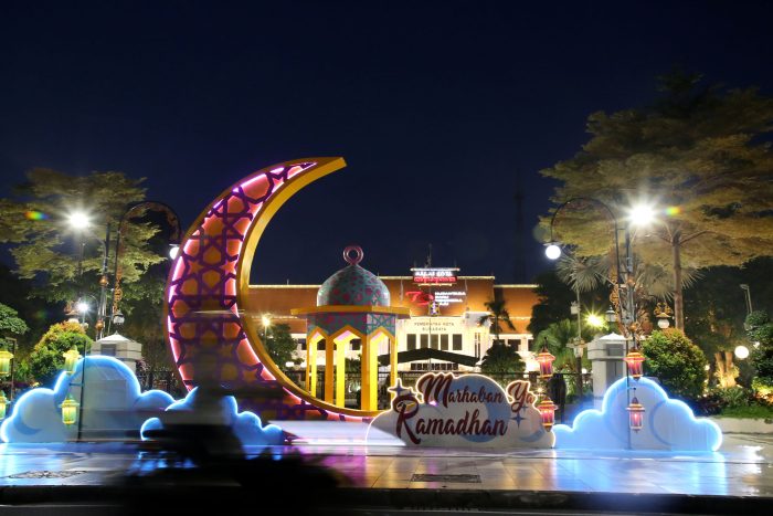 Sambut Ramadan, Pemkot Surabaya Percantik Kota Dengan Ornamen Ala Timur Tengah