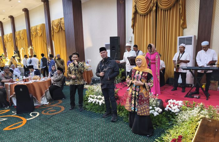 Suasana halal bihalal yang digelar Pemerintah Provinsi Jawa Timur di Gedung Negara Grahadi, Rabu (9/4/2025).