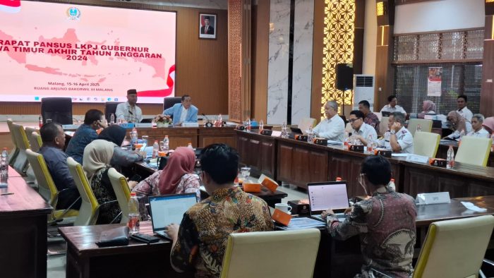 Pansus DPRD Jawa Timur menggelar rapat bersama seluruh Kepala Organisasi Perangkat Daerah (OPD) Pemprov Jatim membahas Laporan Keterangan Pertanggung Jawaban (LKPJ) Gubernur Jawa Timur Tahun Anggaran 2024, di Bakorwil III Malang, Rabu (16/4) sore.