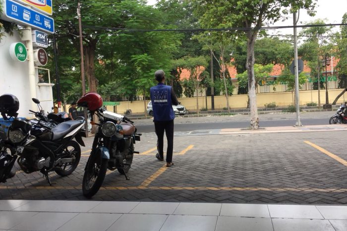 Jukir Liar Minimarket Masih Marak di Surabaya, Dishub Janji Segera Tindak Tegas