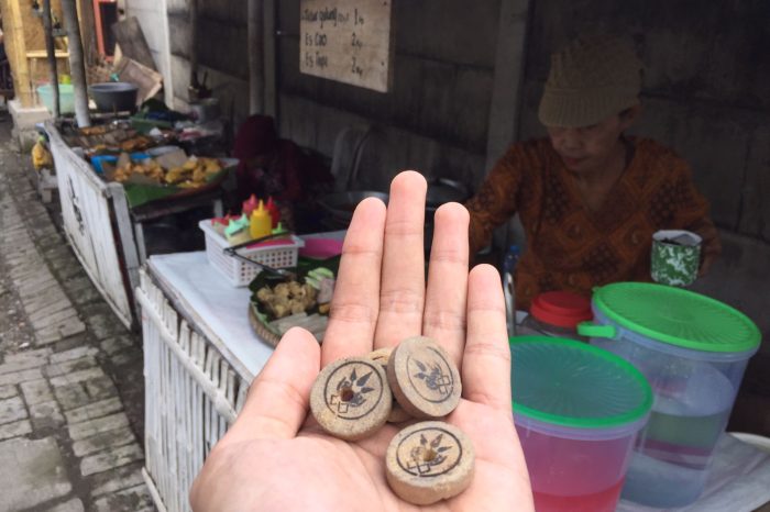 Bayar Pakai Koin Jadul, Uniknya Kulineran di Pasar Lawas Lidah Ndonowati
