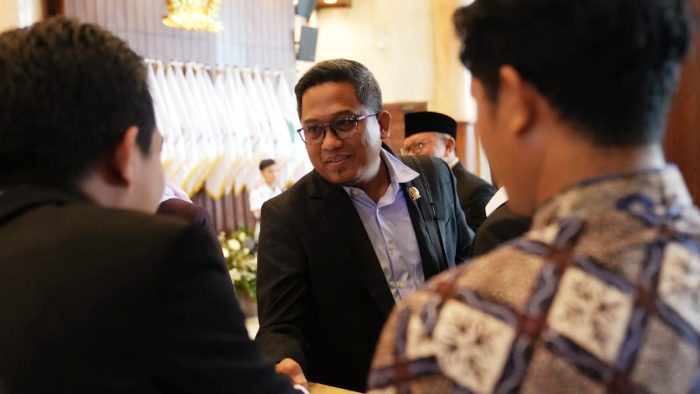 Anggota Fraksi PDI Perjuangan DPRD Provinsi Jawa Timur, Agus Black Hoe