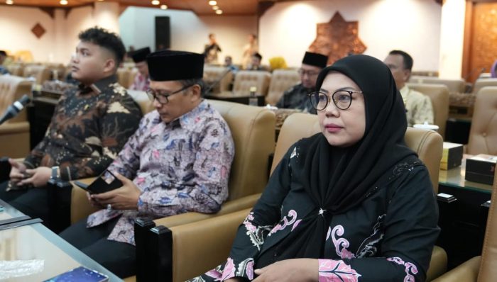 Hermin, Juru Bicara Fraksi Gerindra DPRD Jatim