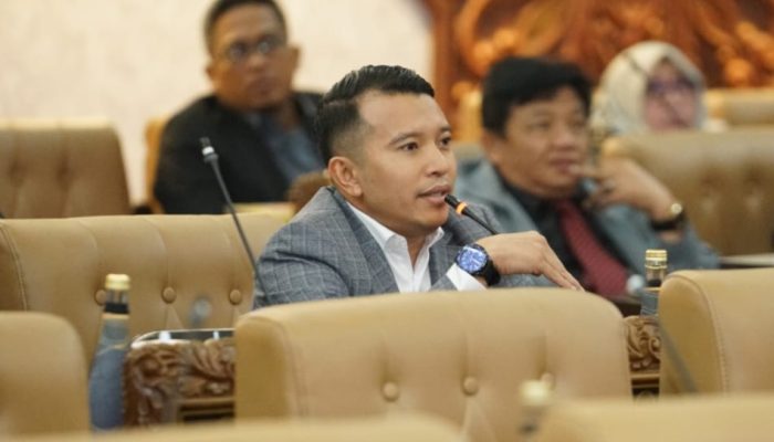 Adam Rusydi Ketua Komisi C DPRD jawa Timur