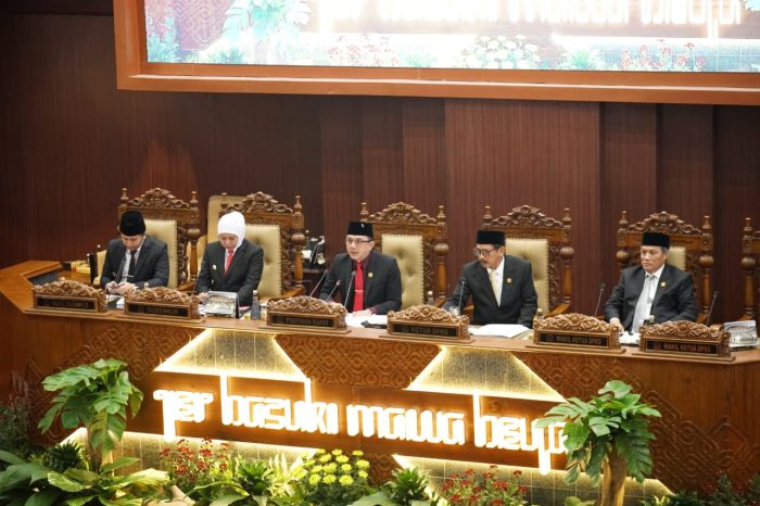 Drama Paripurna DPRD Jatim! PKB Ngotot Pansus Bank Jatim, Golkar Pilih Jalur Rekomendasi