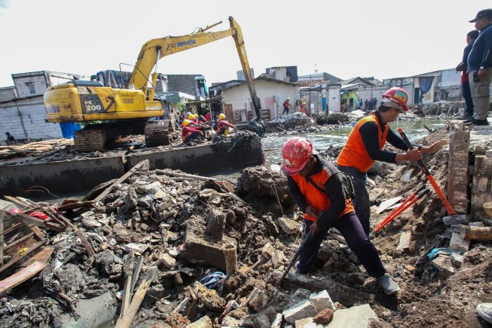 Cegah Banjir, Pemkot Surabaya Targetkan 125 Bangli di Sungai Kalianak Tuntas Dibongkar Mei
